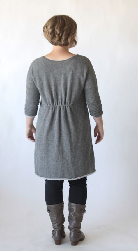 Learn how to sew this cute, easy to make DIY sweater dress or tunic with a free printable pattern and sewing tutorial. Diy Sweater Dress, Washi Dress, Tunic Tops Pattern, Sweater Dress Pattern, Sewing Patterns Free Women, Simple Sweater, Tunic Sewing Patterns, Cozy Sweater Dress, Diy Sweater