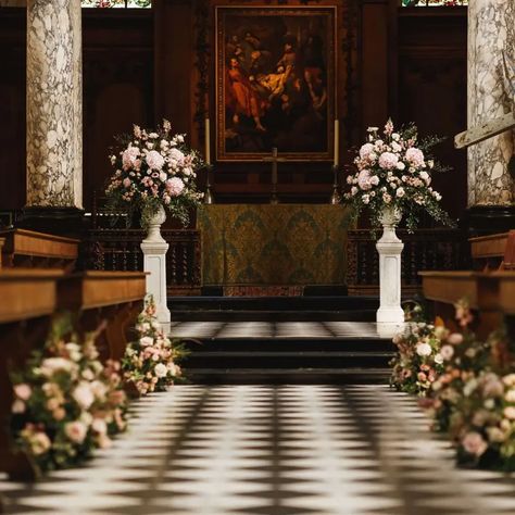 Katherine & Jeff - Pembroke College, Cambridge - Elevate Bridal Pembroke Cambridge, Pembroke College Cambridge, Cambridge Book, Cambridge Map, Unique Braided Hairstyles, Cambridge Wedding, St John’s College Cambridge, College Hairstyles, College Wedding