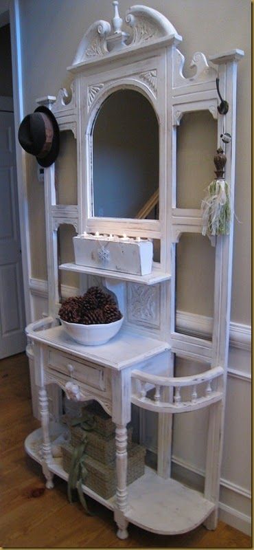 halltree Needs plants Shabby Chic Kitchen Shelves, Antique Hall Tree, Shabby Chic Background, Shabby Chic Vanity, Hall Trees, Shabby Chic Wallpaper, Shabby Chic Antiques, Hall Stand, Shabby Chic Table