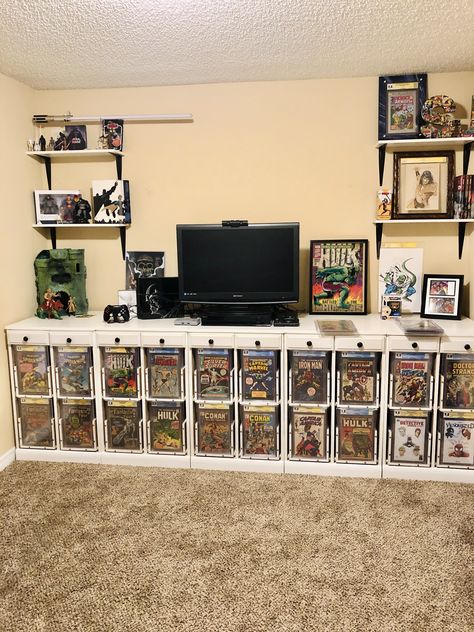 Comic Book Room Man Cave, Comic Books Display Ideas, Comic Book Shelves, Comic Storage Ideas, Comic Display Ideas, Comic Book Room Ideas, Comic Collection Display, Comic Book Display Ideas, Comic Book Man Cave