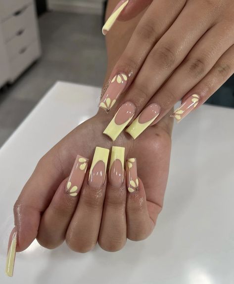 Summer Yellow Nails, Acrylic Dip Nails, Wow Nails, Spring Acrylic Nails, Nails 2022, French Tip Acrylic Nails, Summer Yellow, Easter Nails, Short Acrylic Nails Designs