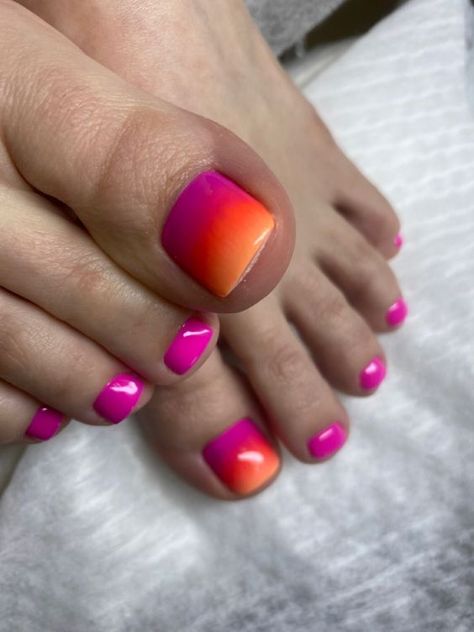 Orange Pedicure Toenails, Pink And Orange Pedicure, Pink And Orange Toenails, Hawaii Pedicure Ideas, Neon Pedicure Toenails, Acrylic Toe Designs, Pink Toe Nail Designs, Bright Toe Nails, Summer Toenails