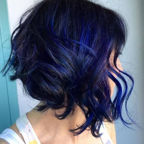 Black Angled Bob With Blue Highlights Blue And Black Hair, Blue Hairstyles, Blue Hair Highlights, Hot Hairstyles, Purple Balayage, Line Bob Haircut, Bob Hair Color, Dyed Hair Blue, Blue Black Hair