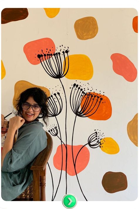 Abstract floral doodles mural, adding a creative, quirky touch to the wall. Ideal for art-inspired spaces that embrace playful, colorful designs. Abstract Floral Mural, Mid Century Modern Mural, Floral Painted Wall, Easy Wall Murals, Creative Mural, Wall Mural Ideas, Mid Century Modern Wallpaper, Abstract Mural, Floral Doodles