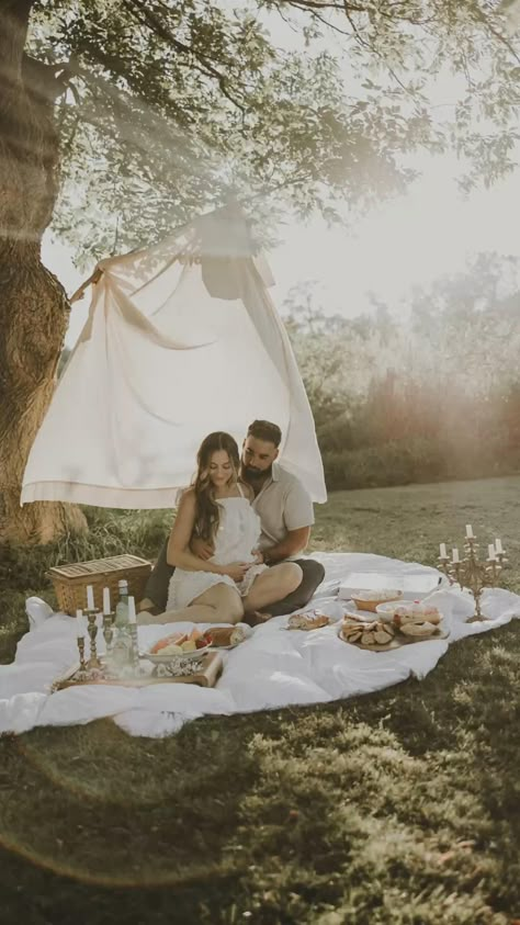 Tea Party Maternity Shoot, Picnic Theme Maternity Photoshoot, Maternity Photos Picnic, Sunset Picnic Photoshoot, Outdoor Sheet Photoshoot Maternity, Intimate Gender Reveal Photoshoot, Picnic Gender Reveal Photoshoot, Picnic Pregnancy Photoshoot, Picnic Baby Announcement