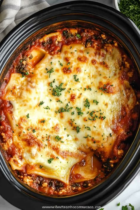 Crockpot Ravioli Lasagna, Slow Cooker Ravioli Lasagna, Crockpot Cabbage, Slow Cooker Ravioli, Crockpot Ravioli, Amazing Chicken Recipes, Best Southern Recipes, Crock Pot Lasagna Recipe, Cabbage Cauliflower