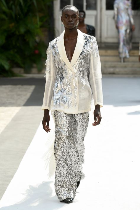 Fall 2023 Couture, Rahul Mishra, 2023 Couture, International Clothing, Metal Clothing, Stylish Work Outfits, Glitz And Glam, Fall 2023, Large Fashion