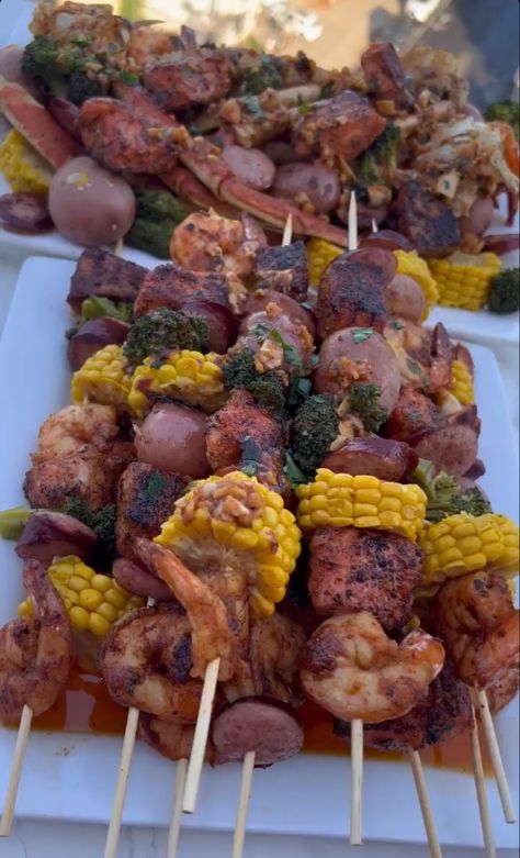 Party Food Buffet, Catering Ideas Food, Lake Food Ideas Summer, Food Ideas Summer, Lake Food Ideas, Party Food Platters, Boat Food, Lake Food, Catering Food