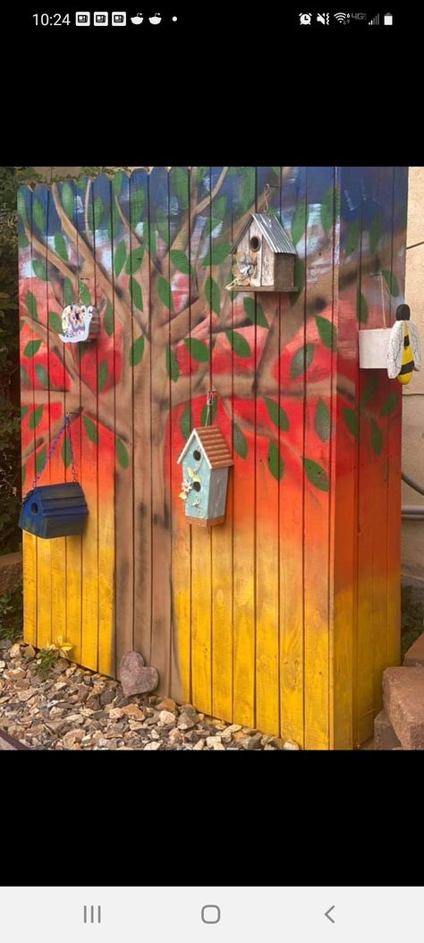 Fence Paintings Art, Painted Fences Mural, Shed Murals Outdoor, Fence Mural Ideas, Mural Fence, Outdoor Mural Ideas, Colorful Fence, House Front Garden, Front Garden Design Ideas