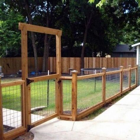 Dog Fence Ideas, Backyard Dog Area, Dog Backyard, Dog Yard, Dog Area, Patio Fence, Diy Fence, Front Yard Fence, Outdoor Room