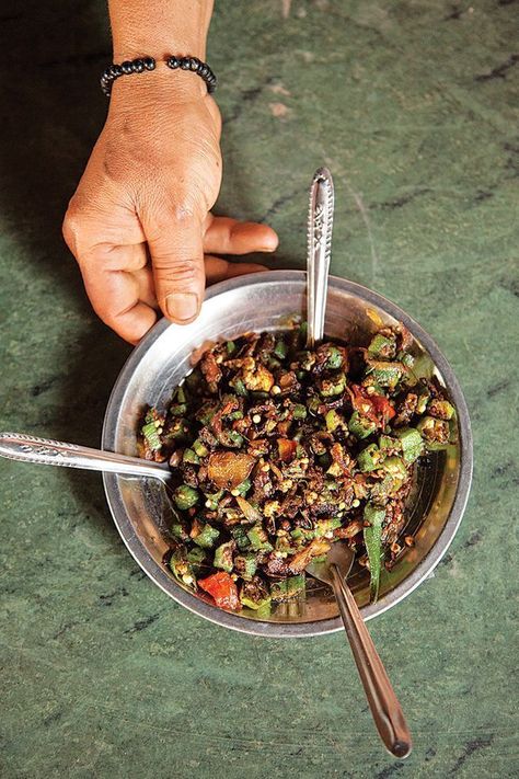 Bhindi Masala (North Indian Okra Stir-Fry) Indian Okra, Tandoori Bread, Nepalese Food, Bhindi Masala, Indian Cookbook, North Indian Recipes, Okra Recipes, Quick Dishes, Stir Fry Recipes