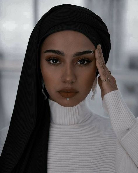 Nazeera Ibrahim, Restore Me, Girls Hijab, Tahereh Mafi, Shatter Me Series, Aaron Warner, Shatter Me, Aesthetic People, Fan Book