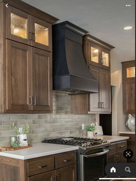 Light Kitchen Cabinets With Dark Floors, Darker Wood Cabinets Kitchen, Wood Cabinets With Black Appliances, Dark Wooden Cabinets Kitchen, Dark Wood Cabinets Kitchen, Medium Brown Kitchen Cabinets, Alder Wood Kitchen Cabinets, Kitchen With Dark Cabinets, Kitchen Cabinet Color Schemes