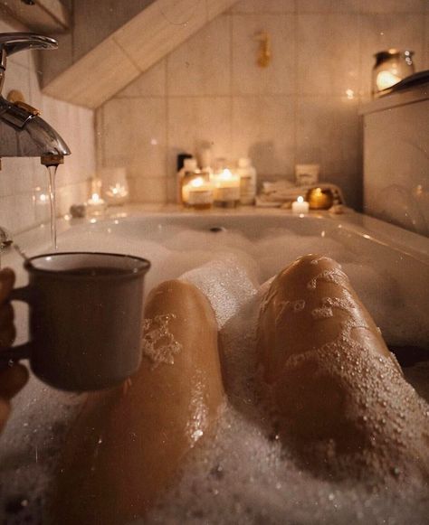 Bathtub Aesthetic, Dream House Aesthetic, Luxury Bathtub, Spa Night, Lee Ann, Instagram Blog, Night Routine, Instagram Aesthetic, Everyone Else