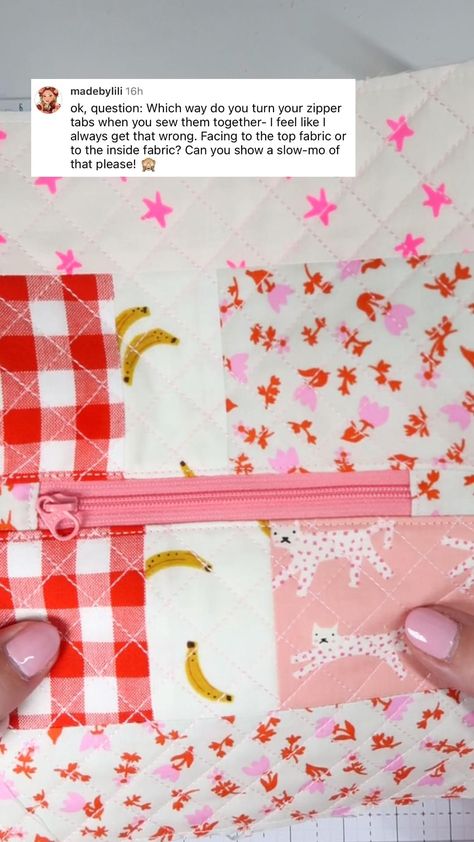 Easy Zipper Tabs ❤️ Sewing Tip for Bag Makers How To Sew Lining In A Bag, Free Pouch Patterns To Sew, Sewing Top Patterns Free, Easy Top Sewing Pattern Free, Sewing Easy Projects, Sewing Projects Videos, Sewing Gifts For Friends, Pouch Pattern Free, Diy Sewing Bag