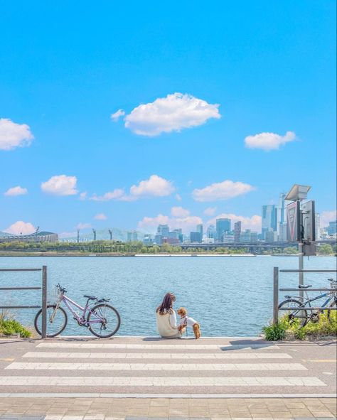 Han River Seoul, Coffee Tiramisu, South Korea Photography, Live Backgrounds, Han River, Korean Japanese, Clothes Korean Style, Flower Iphone Wallpaper, Lifestyle Aesthetic