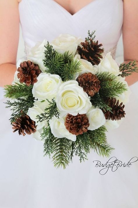 Christmas Theme Wedding, Round Bouquet, Red Bouquet Wedding, Winter Wedding Bouquet, Wonderland Theme, Wedding Themes Winter, Beautiful Wedding Flowers, Malibu Wedding, Winter Wedding Flowers