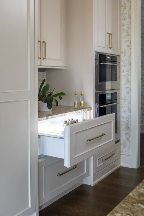 Paneled refrigerator drawer in custom kitchen design keeps the cabinetry and kitchen design seamless. Keep beverages chilled for easy access. #beveragecenter #refrigeratordrawer #kitchenideas #luxuryliving Drink Drawer, Drawer In Kitchen, Luxury Refrigerator, Paneled Refrigerator, Custom Refrigerator, Kitchen Cabinetry Design, Home Wet Bar, Beverage Station, Custom Kitchens Design