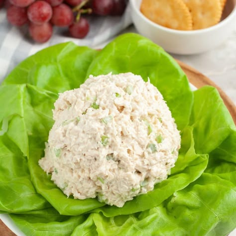 You can make your own copycat Chicken Salad Chick Classic Carol with this simple recipe. This simple chicken salad recipe is so good and all you need are a few easy ingredients. Classic Carol Chicken Salad Chick Recipe, Celery Chicken Salad, Classic Carol Chicken Salad, Chicken Salad Chick Copycat Recipes, Chicken Salad Chick Copycat, Chicken Salad Chick Recipe, Chicken Salad Chick, Tasty Meatloaf Recipe, Best Chicken Salad Recipe