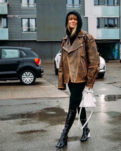 11 Cool Outfit Ideas With Distressed Brown Leather Jackets | Who What Wear Copenhagen Fashion Week Street Style, Copenhagen Street Style, Spring Coat, Transition Outfits, Outfit Formulas, Copenhagen Style, Copenhagen Fashion Week, Street Style Trends, Spring Street Style