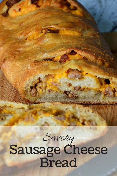 Savory Sausage Cheese Bread Sausage Cheese Bread, Cheese Bread Rolls, Country Sausage, Yeast Bread Rolls, Dressing Recipes Thanksgiving, Pesto Bread, Bubble Bread, Best Homemade Bread Recipe, Sausage Bread