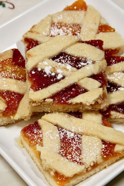 Hungarian Pastry Recipes, Hungarian Recipes Desserts, Hungarian Dessert Recipes, Hungarian Cookies Recipes, Hungarian Christmas Cookies, Lekvar Recipe, Apricot Squares Recipe, International Pastries, Hungarian Sweets