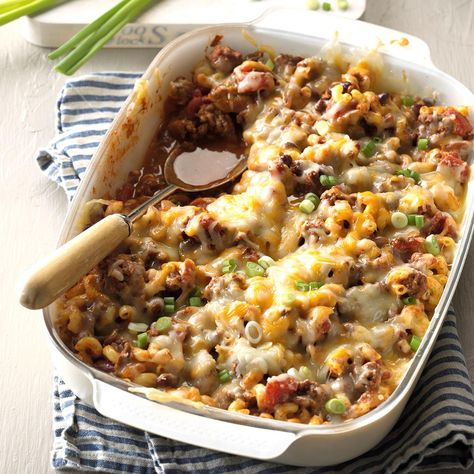 Chili Mac Casserole Chili Mac Casserole, Church Picnic, Picnic Recipes, Chili Mac, Cheesy Casserole, Beef Casserole Recipes, Tomato And Cheese, Beef Casserole, Picnic Foods