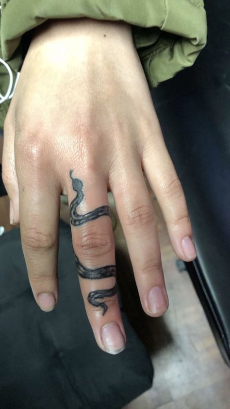 Snake Tattoo Around Finger, Snake Finger Tattoo Wrap Around, Serpent Finger Tattoo, Snake Wrapped Around Finger Tattoo, Snake Around Finger Tattoo, Finger Dragon Tattoo, Finger Tattoo Snake, Tattoo Snake Finger, Snake On Finger Tattoo