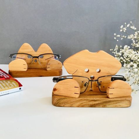 Chat ou chien votre porte-lunettes, porte-lunettes - Etsy Canada Wooden Glasses Stand, Wooden Glasses Holder, Wood Phone Holder, Wooden Glasses, Cat Glasses, Glasses Holder, A Safe Place, Wooden Cat, Eyeglass Holder