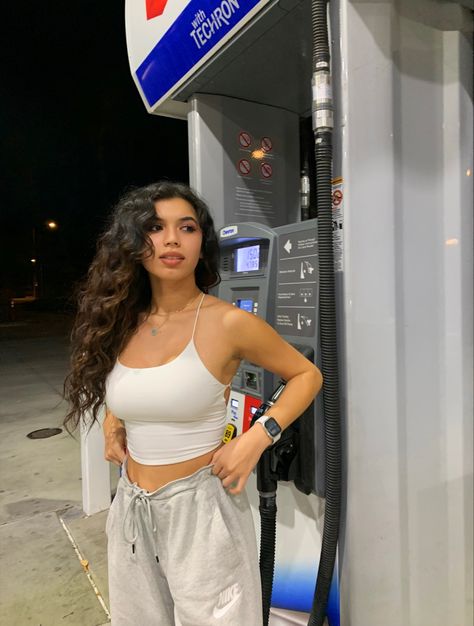 Gas Station Outfits, Ig Photo Ideas Aesthetic, Ig Location Ideas, Location Ideas For Instagram Posts, Gas Station Car Photoshoot Night, Night Poses Instagram, Insta Pic Ideas At Home Baddie, Gas Station Poses, Gas Station Photo Ideas