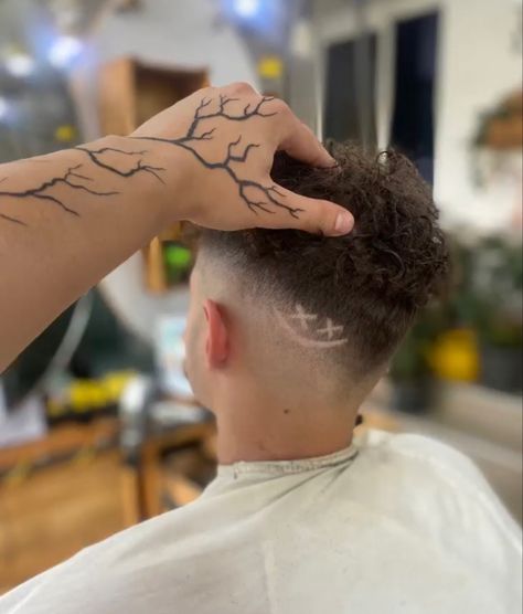 Smiley Face Hair Design, Haircut Tattoo, Haircut Designs For Men, Fade Haircut Designs, Haircut Design, Cool Boys Haircuts, Smiley Face Design, Hair Pattern, Undercut Designs