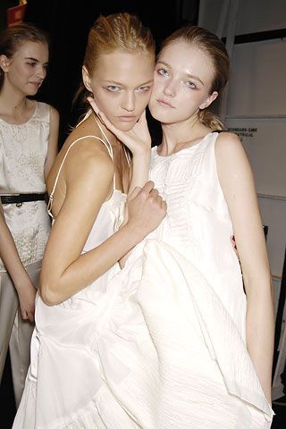 Sasha & Vlada Vlada Roslyakova, Sasha Pivovarova, Models, Dresses, White