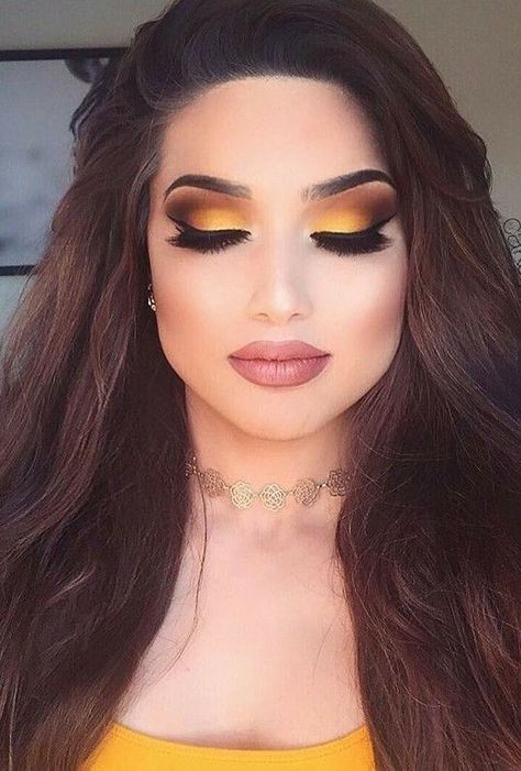 Yellow Smokey Eye, Yellow Eye Makeup, Makeup Cantik, Blue Smokey Eye, Drag Make-up, Yellow Makeup, Yellow Eyeshadow, Make Up Inspiration, Smokey Eye Makeup Tutorial