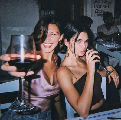 kendall jenner | Tumblr Kendall Jenner Tumblr, Kendall Jenner Birthday, Kendall Jenner Aesthetic, Photos Bff, Best Friend Poses, Best Friends Aesthetic, Keeping Up With The Kardashians, Model Aesthetic, Kris Jenner