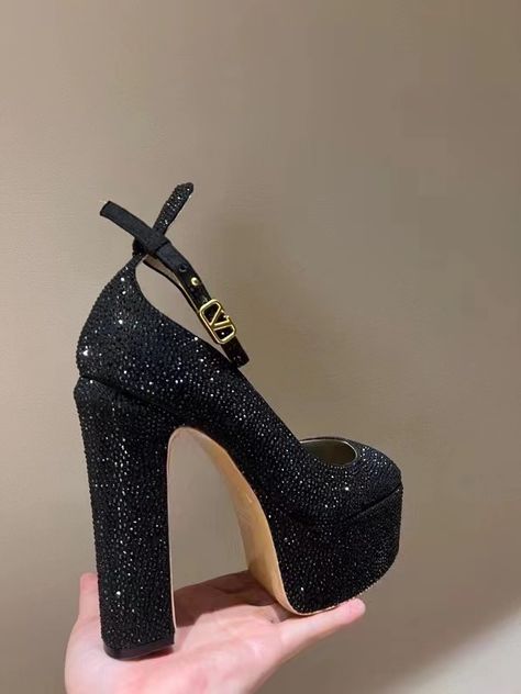 Valentino High Heels, Prom Shoes Black, Valentino Heels, Trendy High Heels, Heels Wedge, Shoes And Sneakers, Cute Shoes Heels, Shoes Heels Classy, Boots For Short Women