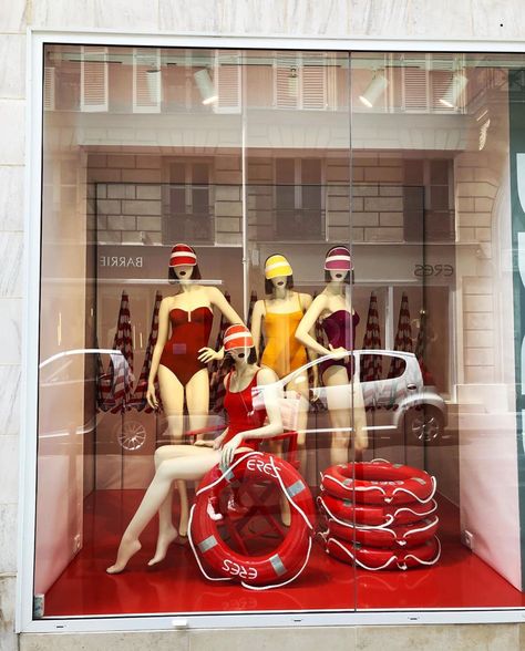 Wait Photo, Eres Swimwear, Lingerie Store Design, Swimwear Boutique, Summer Window, Clothing Store Design, Store Window Display, Swimwear Store, Retro Waves