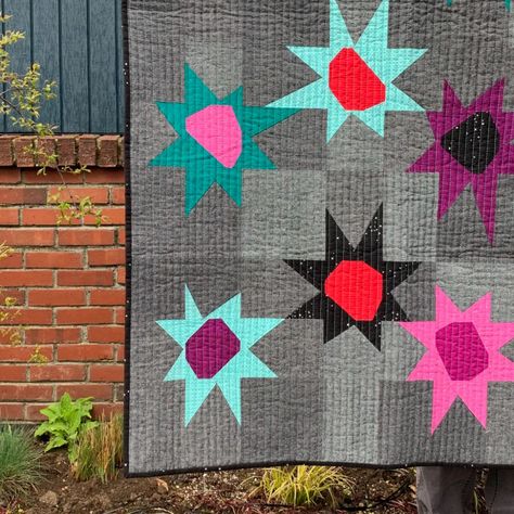 Wonky Stars Quilt, Modern Baby Quilts, Improv Piecing, Wonky Star, Charity Ideas, Improv Quilt, Snowball Quilts, Delayed Flight, Improv Quilts