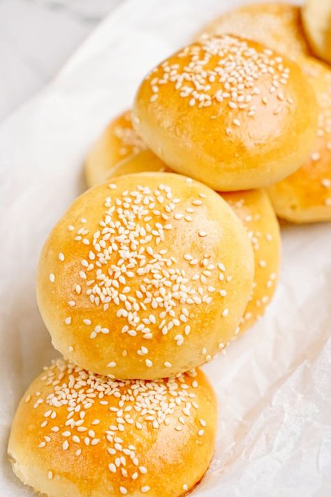 Slider Buns Recipe Slider Buns Homemade, Easy Slider Bun Recipe, Pretzel Slider Bun Recipes, Mini Brioche Buns Sliders, Dinner Bun Sliders, Slider Buns Recipe, Labor Day Cookout, Perfect Lemon Bars, Cookout Menu