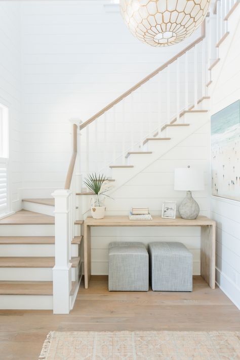 Coastal Stairs Design, Beach House Entrance Entryway, Coastal Dream Home, Hamptons Cottage Interior, Beachy Modern House, Staircase In Entryway, Beach House Inspo Interior Design, Modern Coastal Staircase, Beach House Entry Way