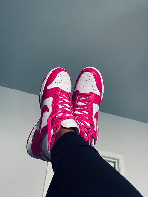 #pinkprimedunk #blackgirl #dunks #sneakerhead #pink #baddie #baddieoutfit Baddie Shoes Sneakers Nike, Dunks Baddie Outfit, Pink Paisley Dunks Outfits, Hot Pink Dunks, Baddie Shoes Sneakers, Pink Baddie Outfits, Baddie Shoes, Pink Dunks, Pink Baddie