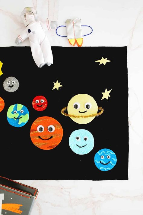 Solar System Felt Board Craft For Kids! - Childhood Magic Paper Rockets, Space Crafts For Kids, Solar System Model, Galaxy Slime, Solar System Crafts, Rockets For Kids, Space Activities, Valentine's Day Printables, Puff Paint