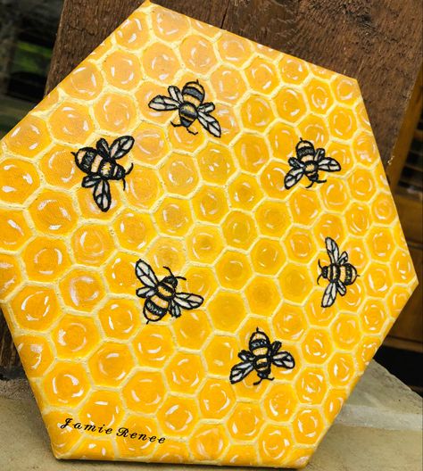 Honey Comb Painting Easy, Honeycomb Painting Acrylic, Honey Bee Painting Acrylic, How To Draw Honeycomb, Bee Hive Drawings, Bee Painting Simple, Bee Acrylic Painting, Honeycomb Painting, Honeycomb Drawing