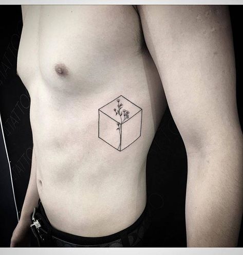 Flowers on a cube tattoo on the left side ribcage. Cube Tattoo, Small Nature Tattoo, Flowers Geometric, Super Tattoo, 4 Tattoo, Tattoos Art, Female Tattoo, Rib Tattoo, Nature Flowers