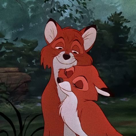 The fox and the hound
Tod and Vixey
Love Holli Would, Disney Amor, Old Disney Movies, Disney Romance, Disney Icons, The Hound, Disney Collage, Disney Animals, Walt Disney Animation