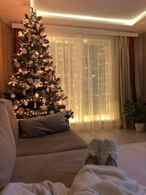 Love the lights in the curtains Living Room Ideas Indian, Living Room Ideas Bohemian, Living Room Ideas Farmhouse, Christmas Apartment, Christmas Interiors, Christmas Living Rooms, Living Room On A Budget, Ideas Living Room, Christmas Room