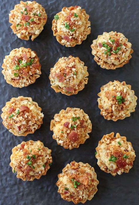 Clam Appetizers, Ball Food, Clams Casino, Thanksgiving Appetizer, Fancy Dishes, Breakfast Bread, Seafood Appetizers, Amazing Appetizers, Awesome Recipes