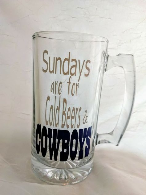 Diy Beer Mug, Beer Mug Cricut Ideas, Dallas Cowboys Wine Glasses, Blinged Cups, Beer Mug Etching Ideas, Beer Mug With Vinyl, Mugs Ideas, Hoof Print, Wine Glass Crafts