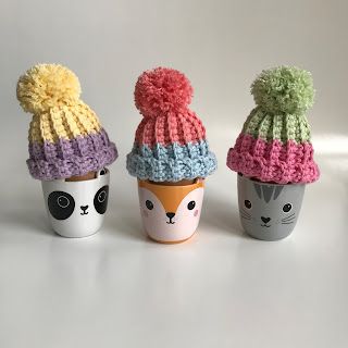 Bobble Hat Egg Cosies Easter Crochet Patterns Free, Crochet Egg, Crochet Bobble, Crochet Winter Hats, Big Knits, Easter Crochet Patterns, Christmas Applique, Bobble Hat, Easter Inspiration