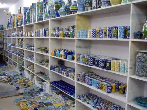 Jaipur Shopping Places: Best Places For Shopping In Jaipur - Tripoto Blue Pottery Jaipur, Jaipur Shopping, Jain Mandir, Indian Textile Design, Jaipur Travel, Travel Destinations In India, India Trip, India Shopping, Kitchen Confidential