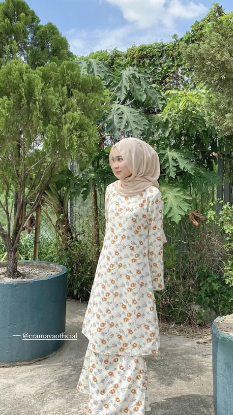 Malaysian Fashion Outfits, Malaysian Outfit Ideas, Malaysian Outfit, Malaysian Hijab Style, Malaysia Outfit, Raya Ootd, Malaysian Dress, Dress Muslim Modern, Muslimah Fashion Casual